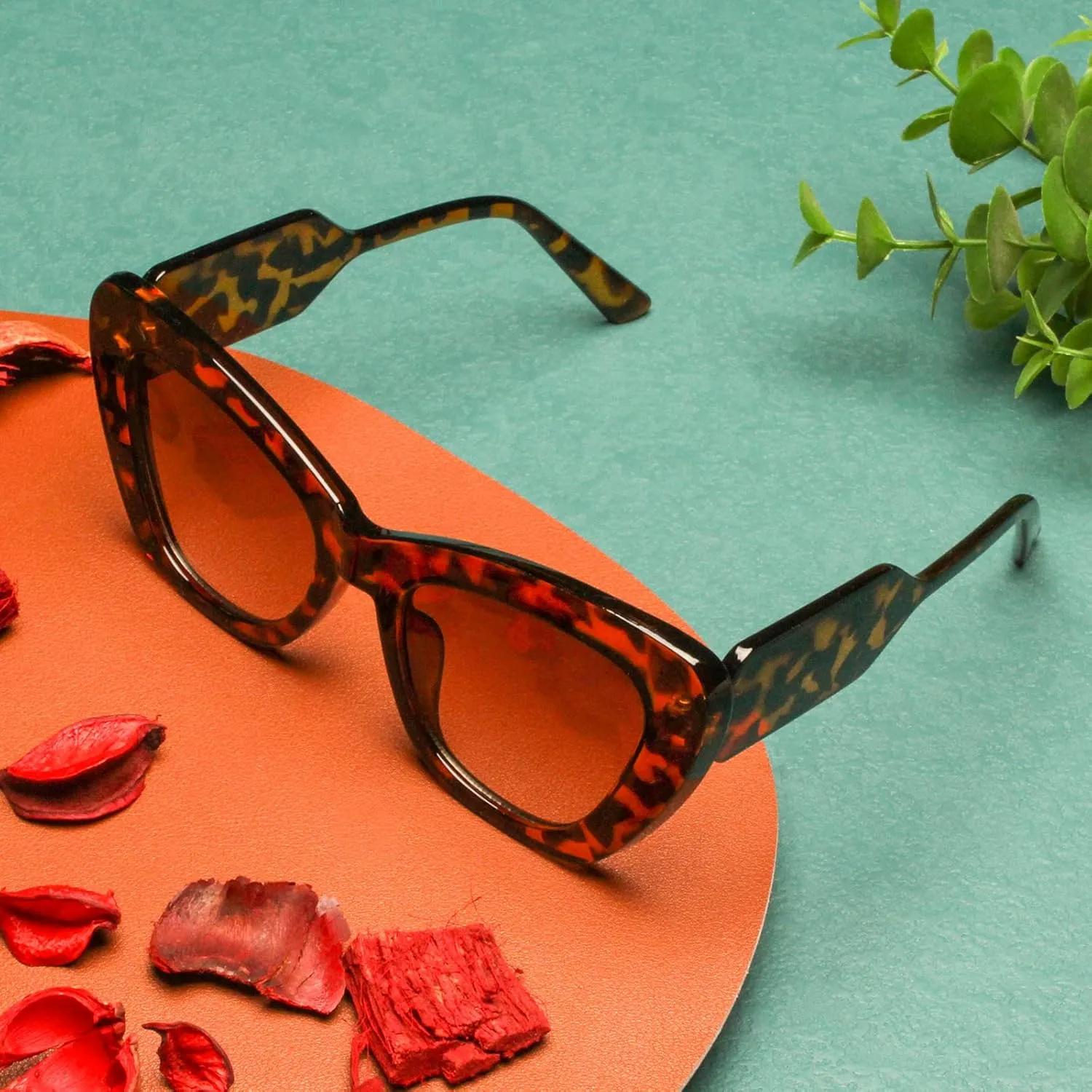 Freckles Mark Trendy Designer Sunglasses Womens Cute Fashion Square Cat Eye Sun Glasses